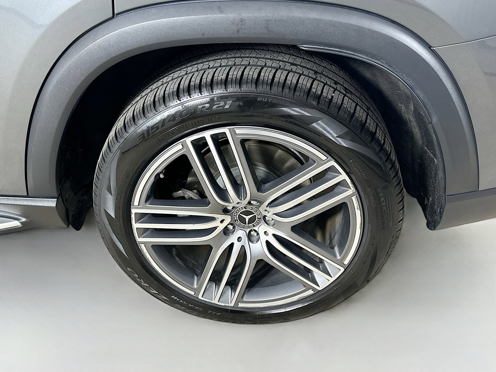 Used 2023 Mercedes-Benz GLS 450 4MATIC image 41