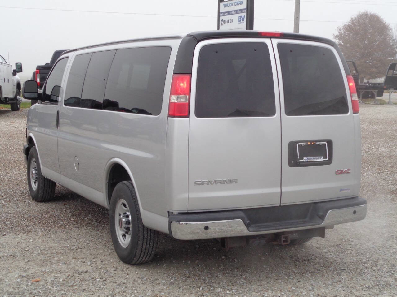 Used 2017 GMC Savana 3500 LT w/ LT Preferred Equipment Group image 8