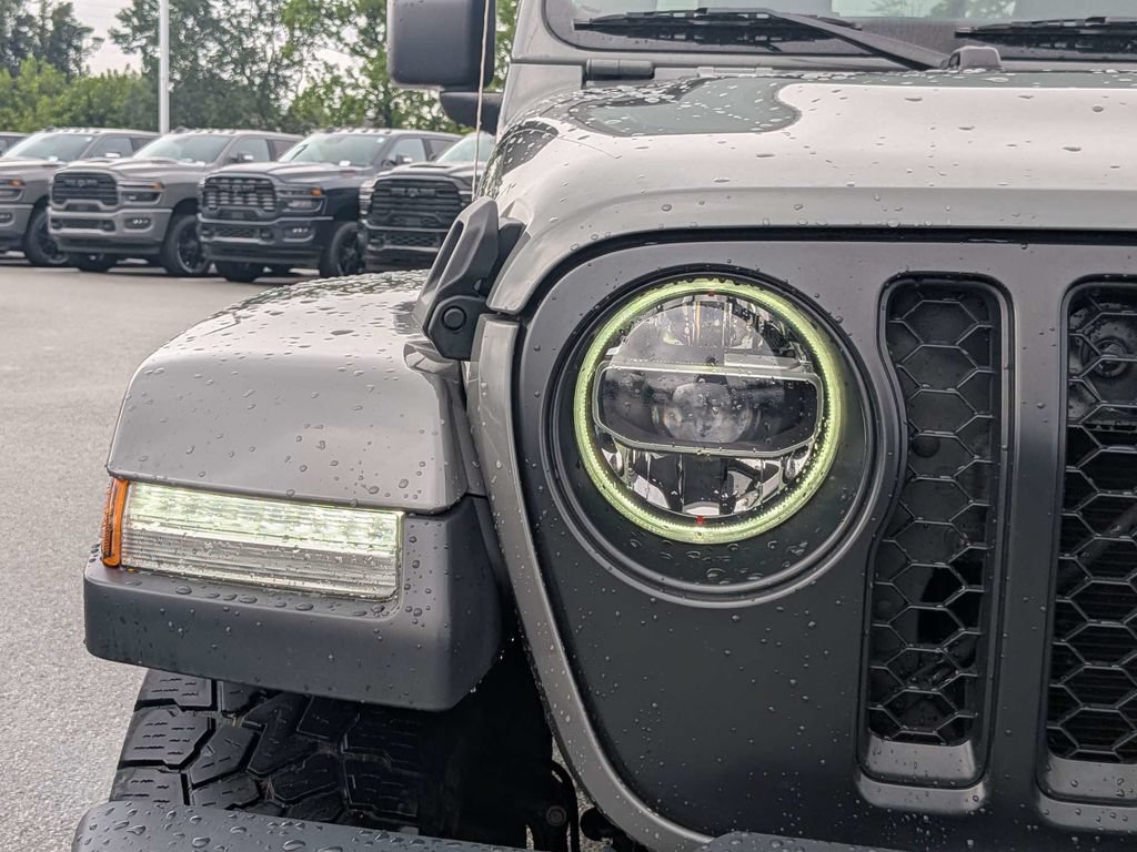 Used 2020 Jeep Gladiator Overland AWD/4WD image 10