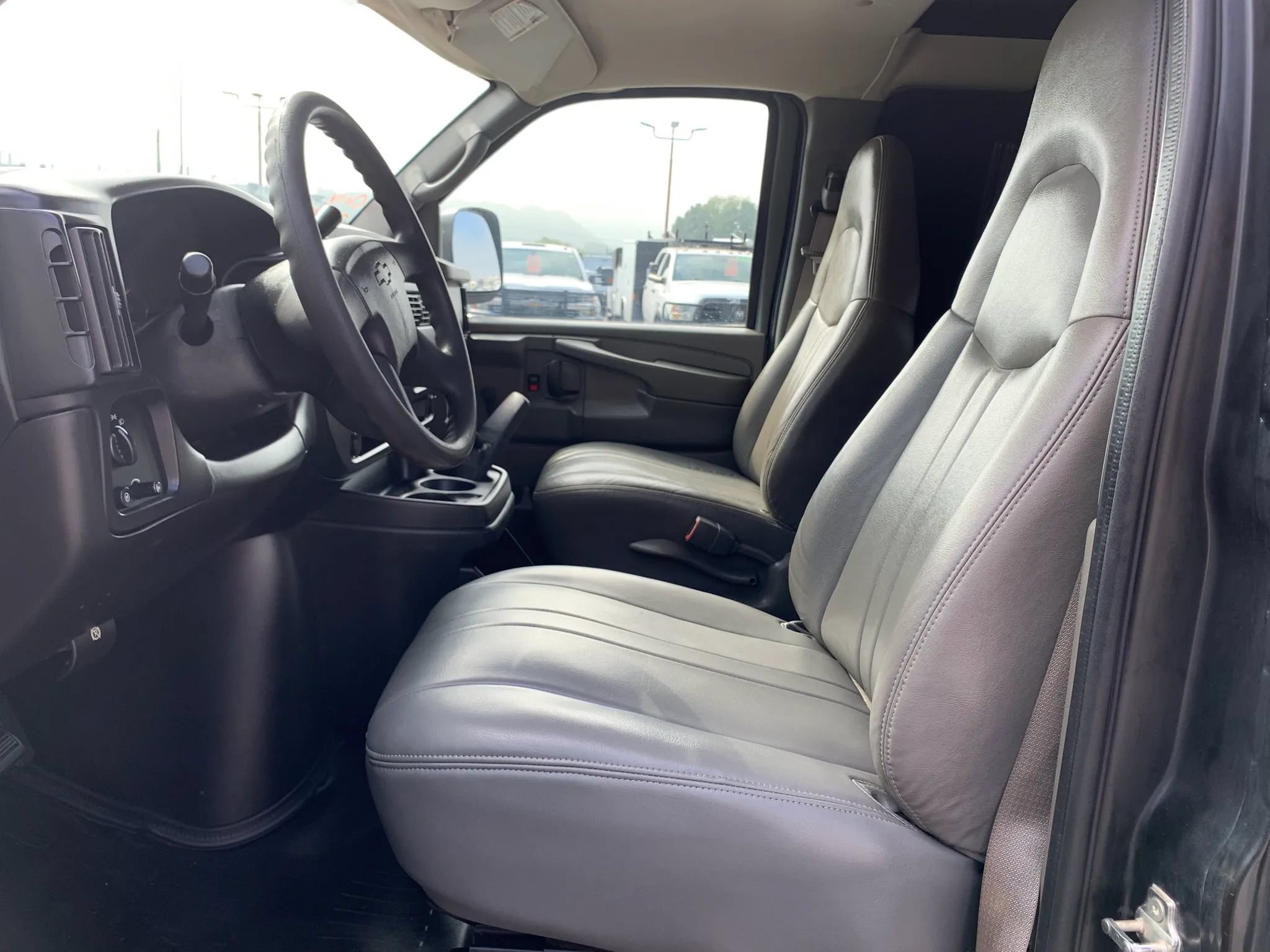 Used 2007 Chevrolet Express 1500 RWD image 9