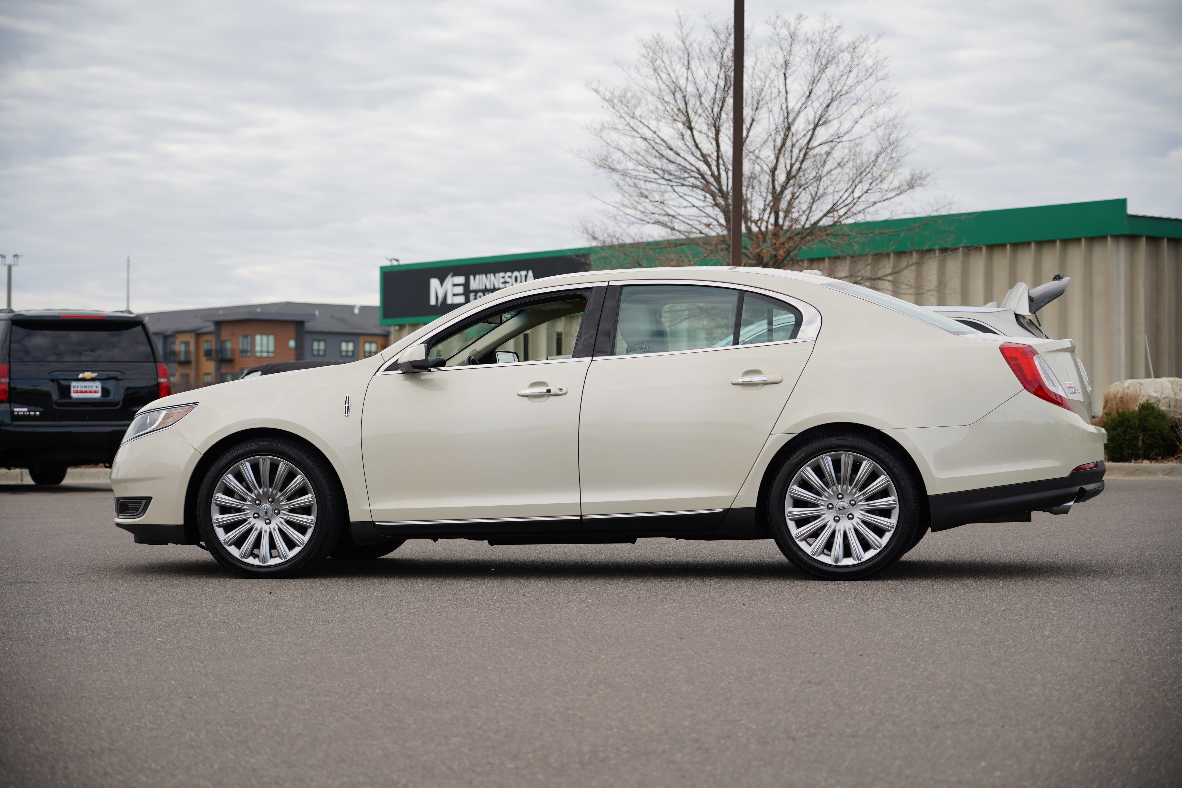 Used 2014 Lincoln MKS AWD w/ Equipment Group 101A image 6
