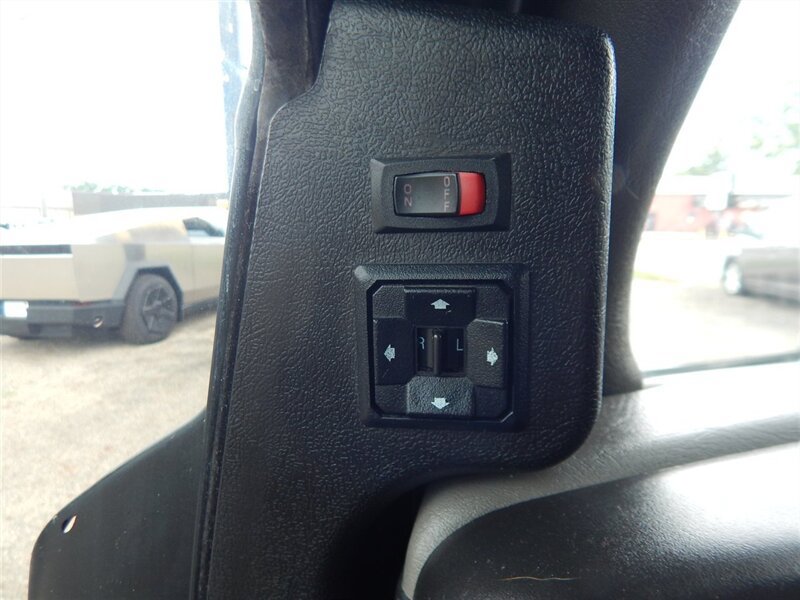 Used 2010 Chevrolet Express 3500 Extended RWD image 23