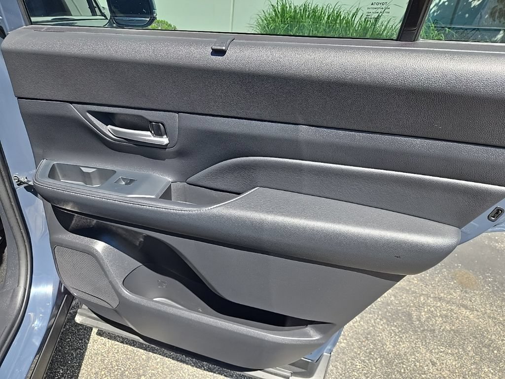 Used 2024 Toyota Grand Highlander AWD image 33