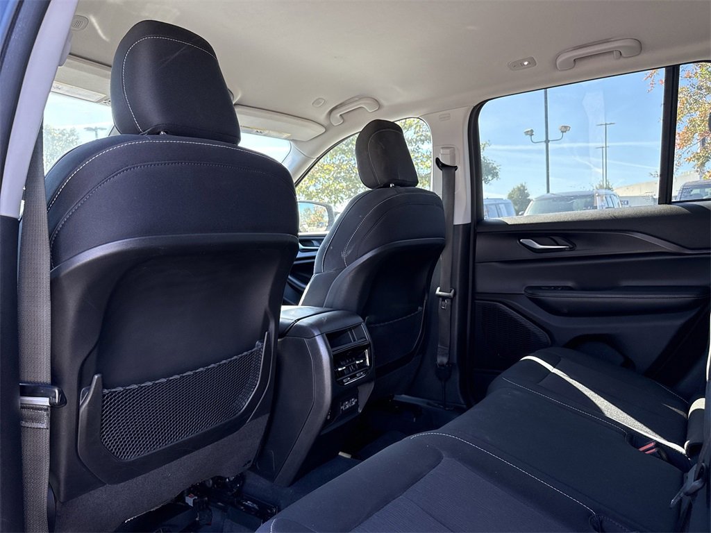 Used 2023 Jeep Grand Cherokee Laredo w/ Luxury Tech Group I image 10