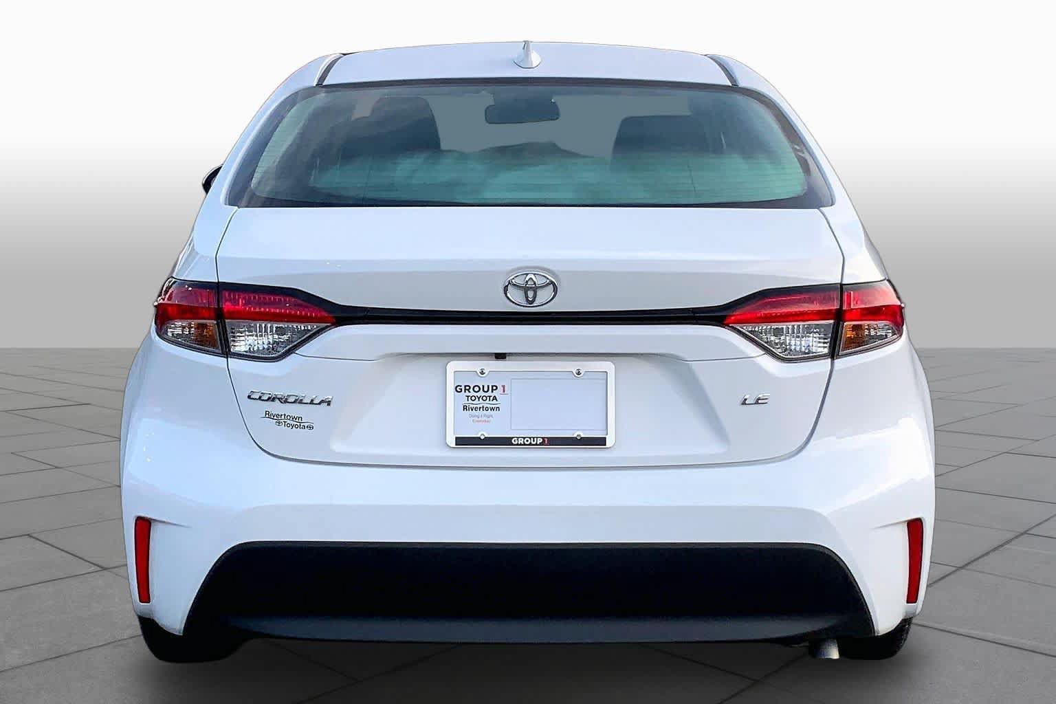Used 2024 Toyota Corolla LE FWD image 5