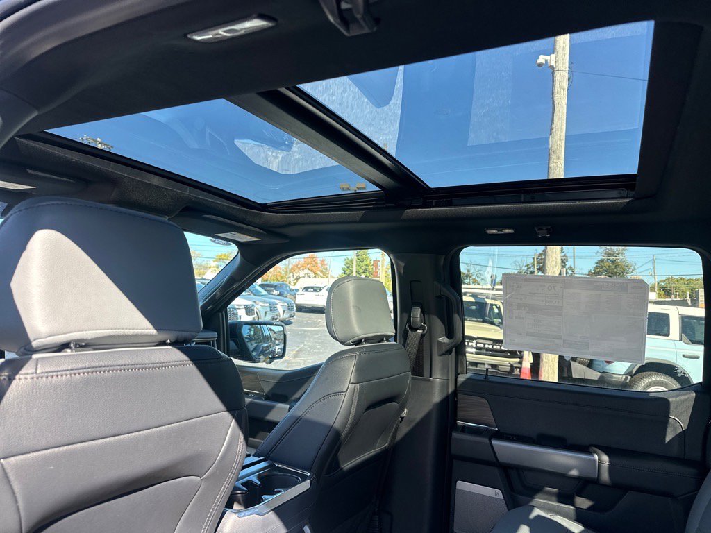 New 2025 Ford F150 Lightning Lariat image 31