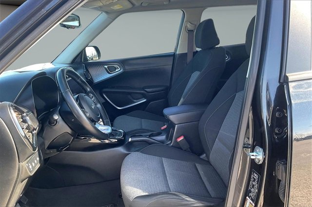 Used 2023 Kia Soul EX image 23