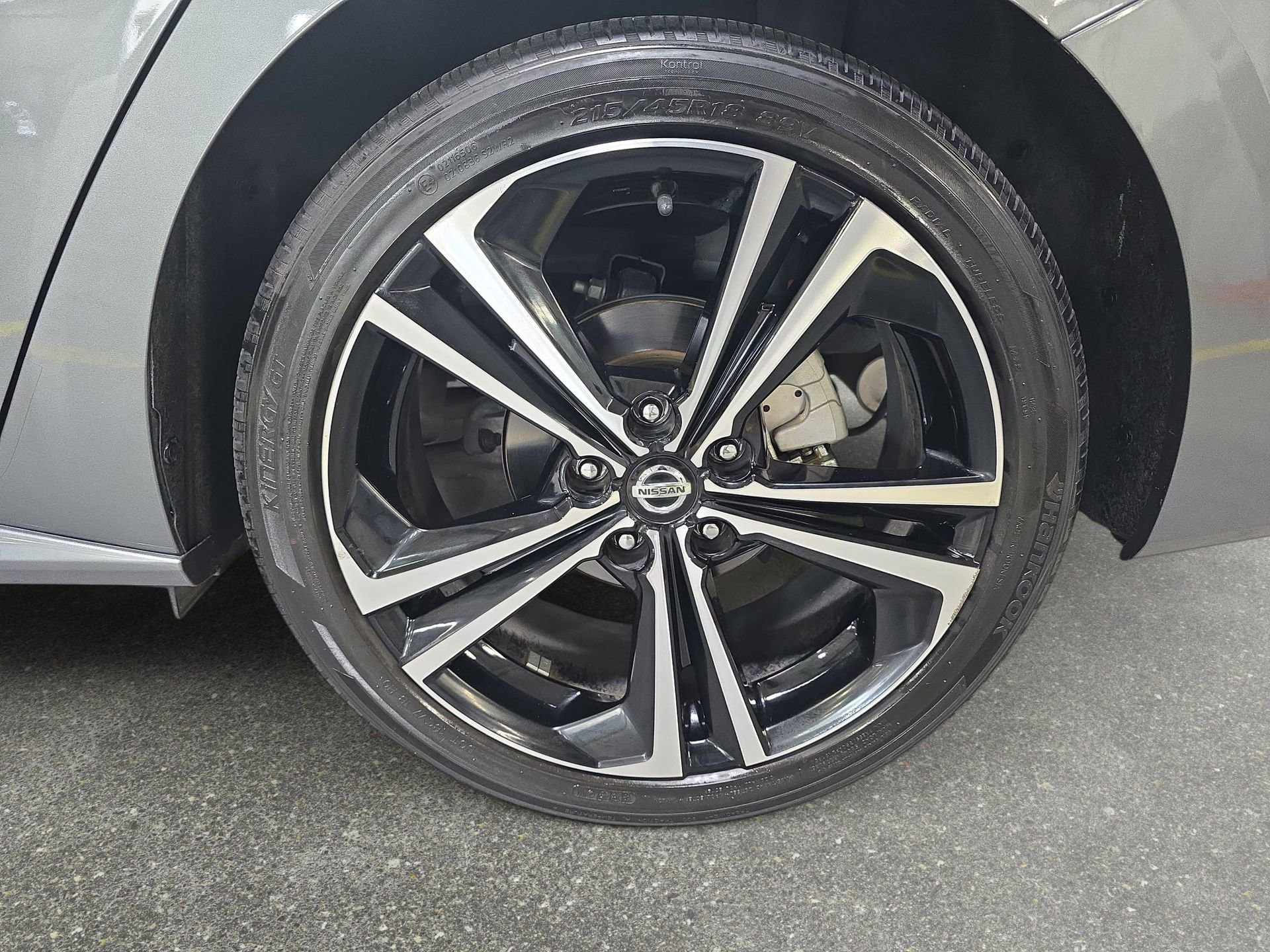 Used 2023 Nissan Sentra SR w/ Electronics Package FWD image 30