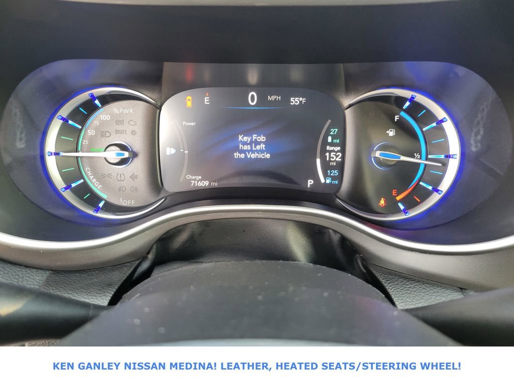 Used 2023 Chrysler Pacifica Touring-L image 33