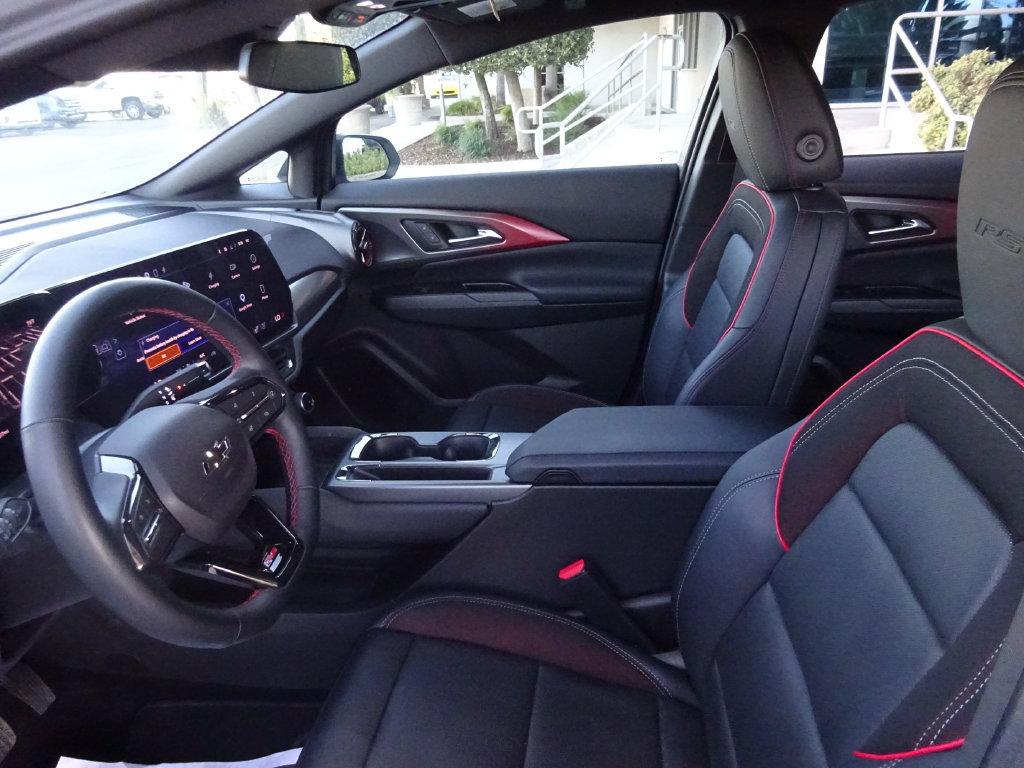 Certified 2024 Chevrolet Equinox EV RS FWD image 13