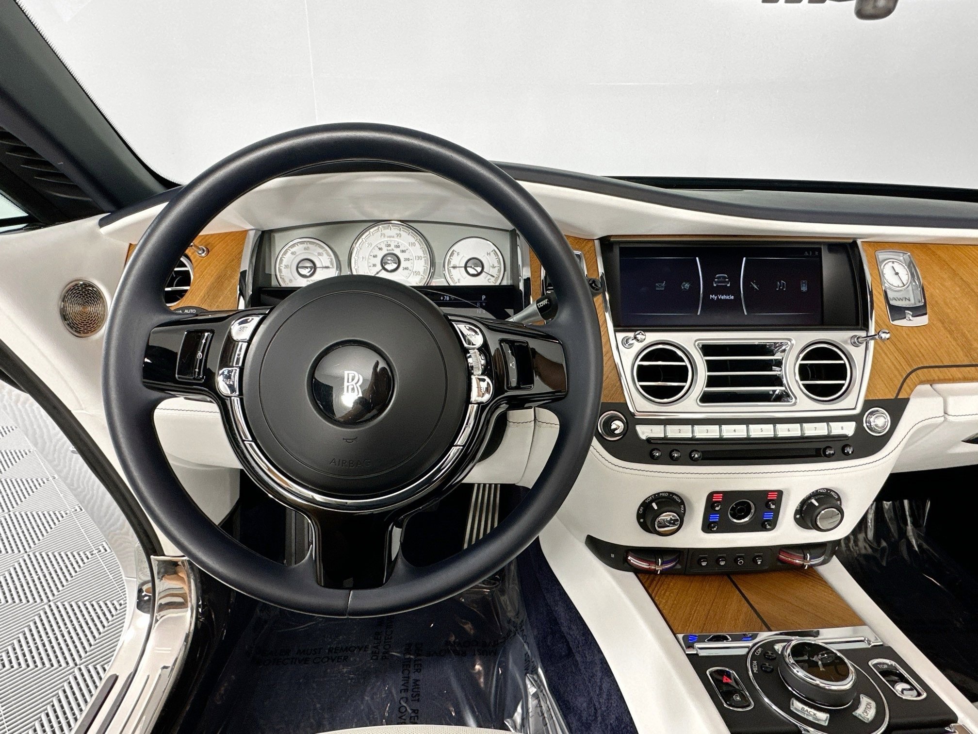 Certified 2018 Rolls-Royce Dawn image 12