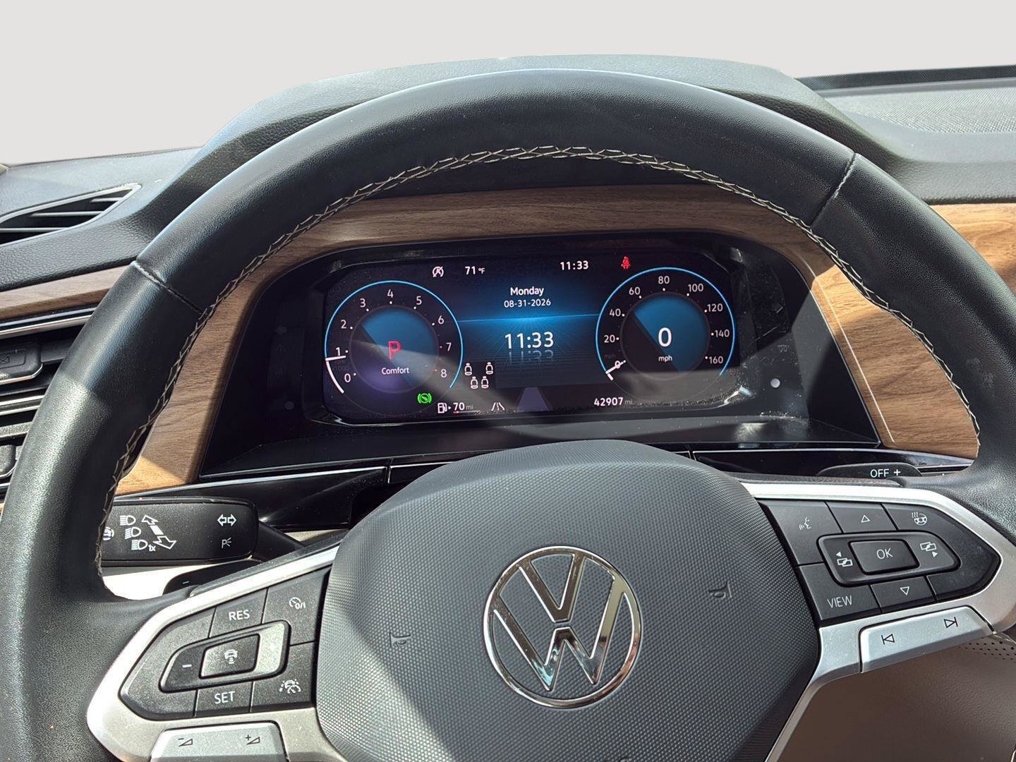 Used 2024 Volkswagen Atlas SE AWD/4WD image 33
