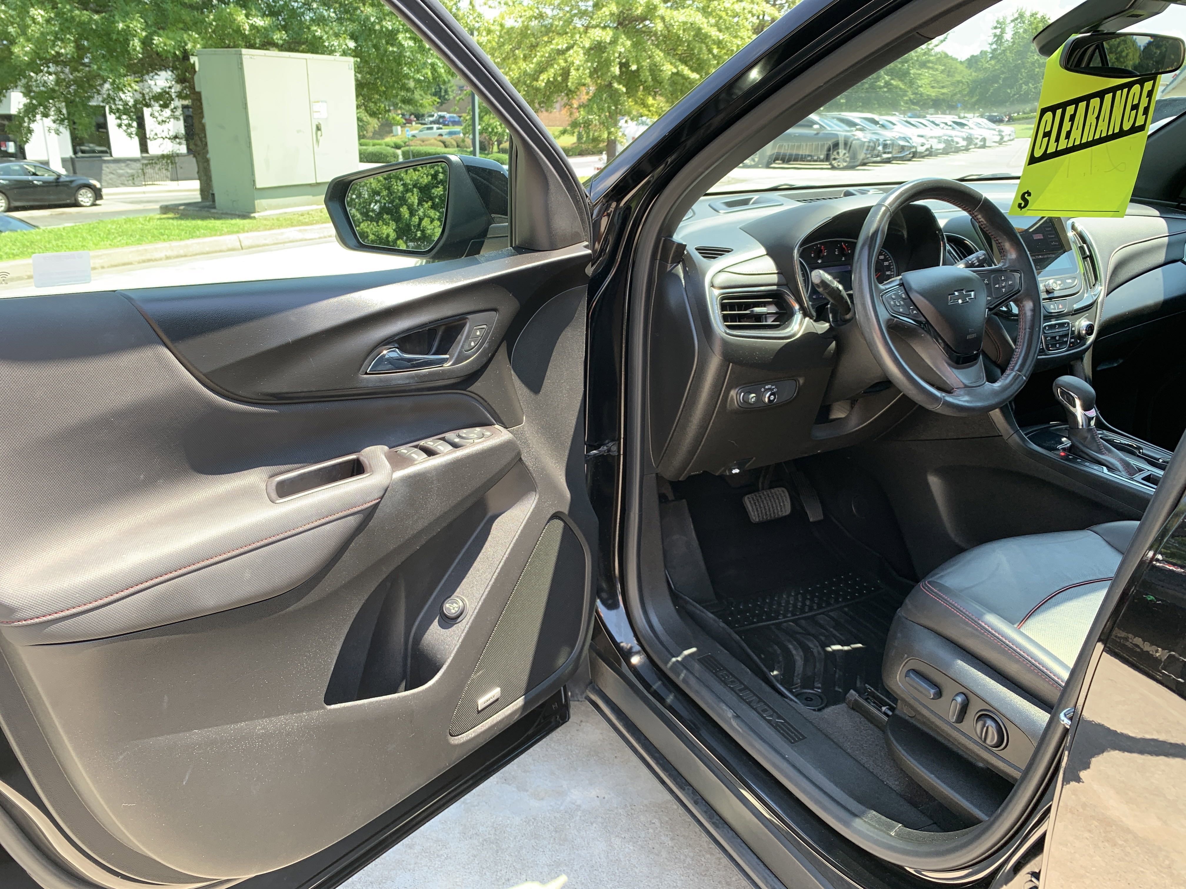 Used 2022 Chevrolet Equinox RS w/ RS Leather Package FWD image 9