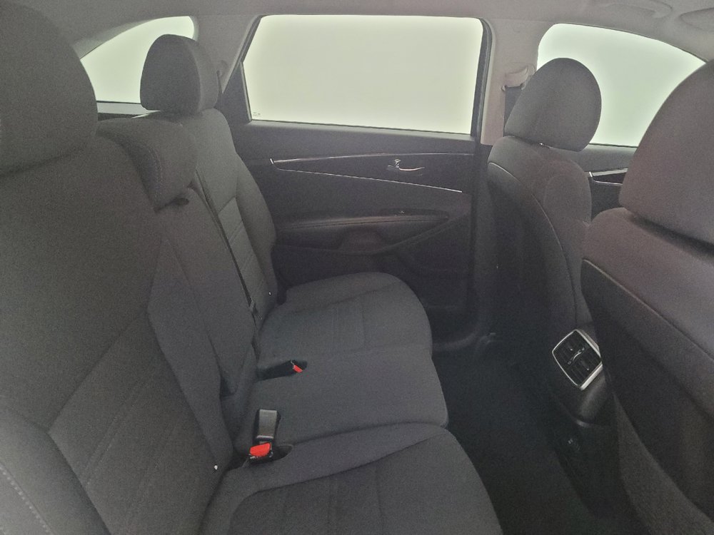 Used 2019 Kia Sorento L FWD image 19