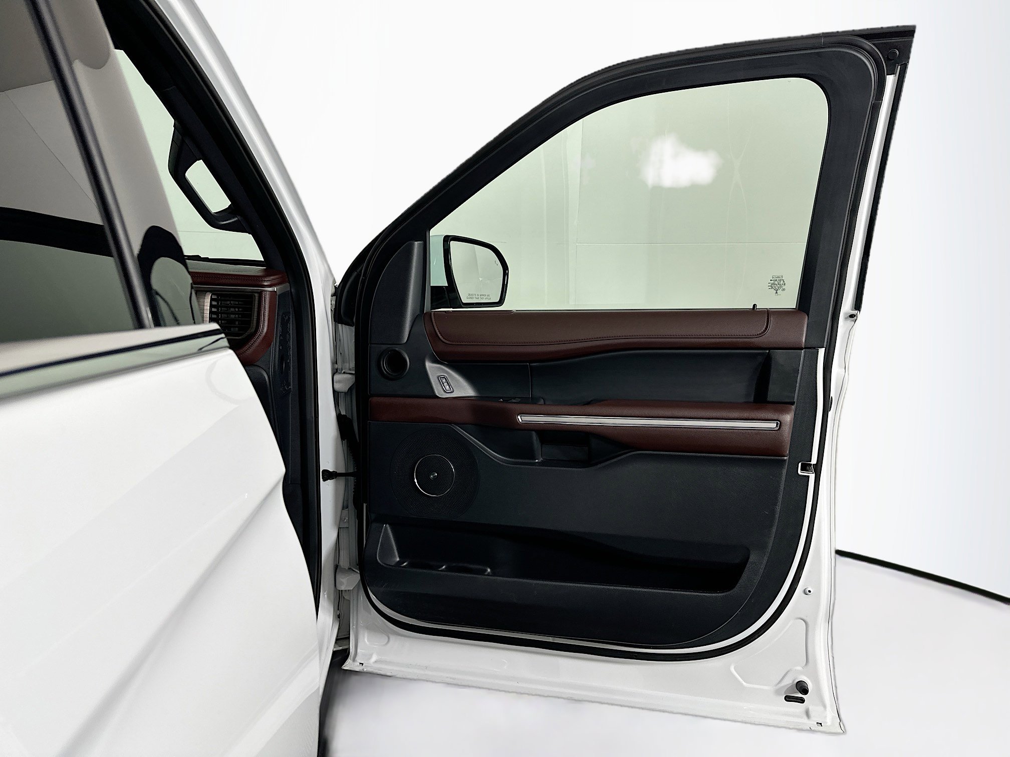 Used 2024 Ford Expedition Limited image 35