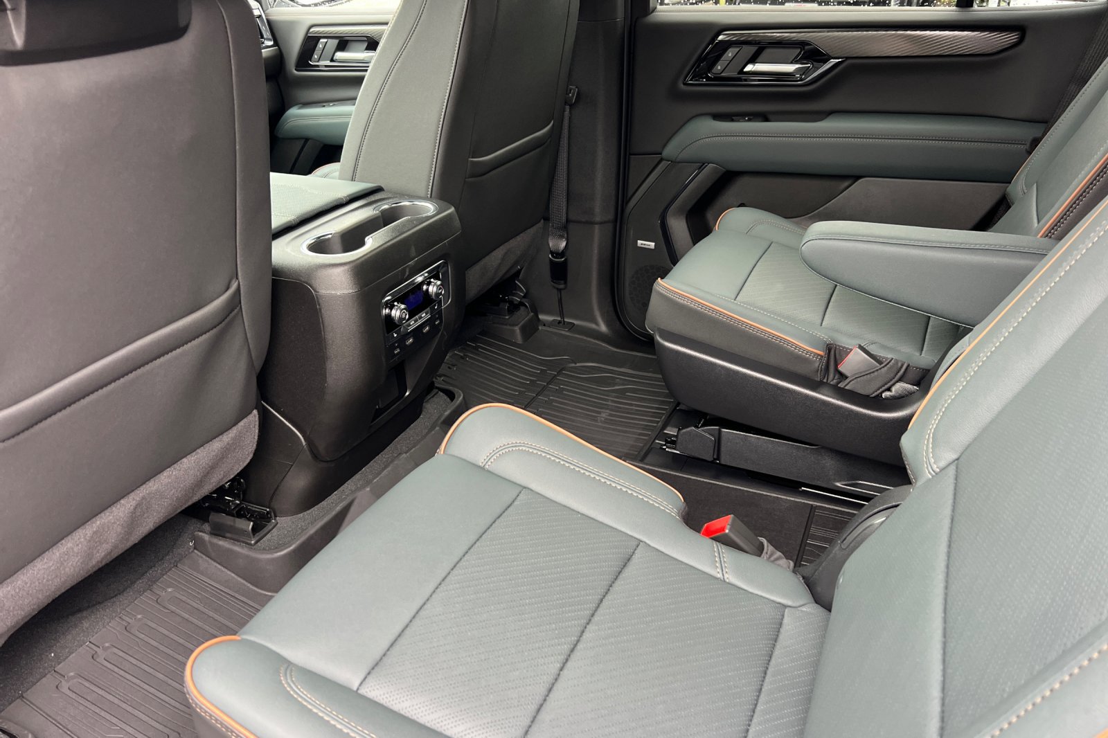 New 2026 GMC Yukon AT4 image 13