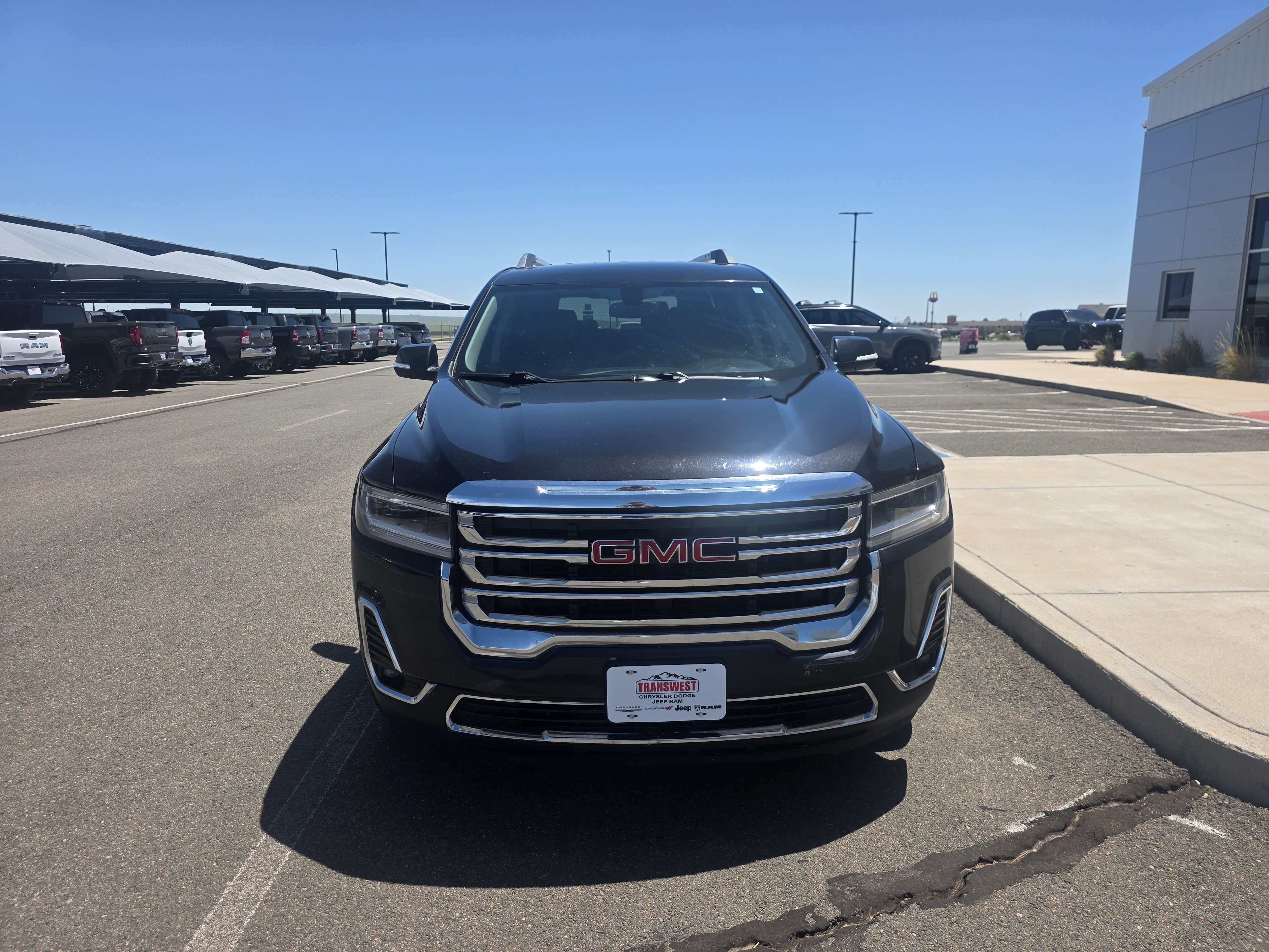 Used 2020 GMC Acadia SLT AWD/4WD image 3