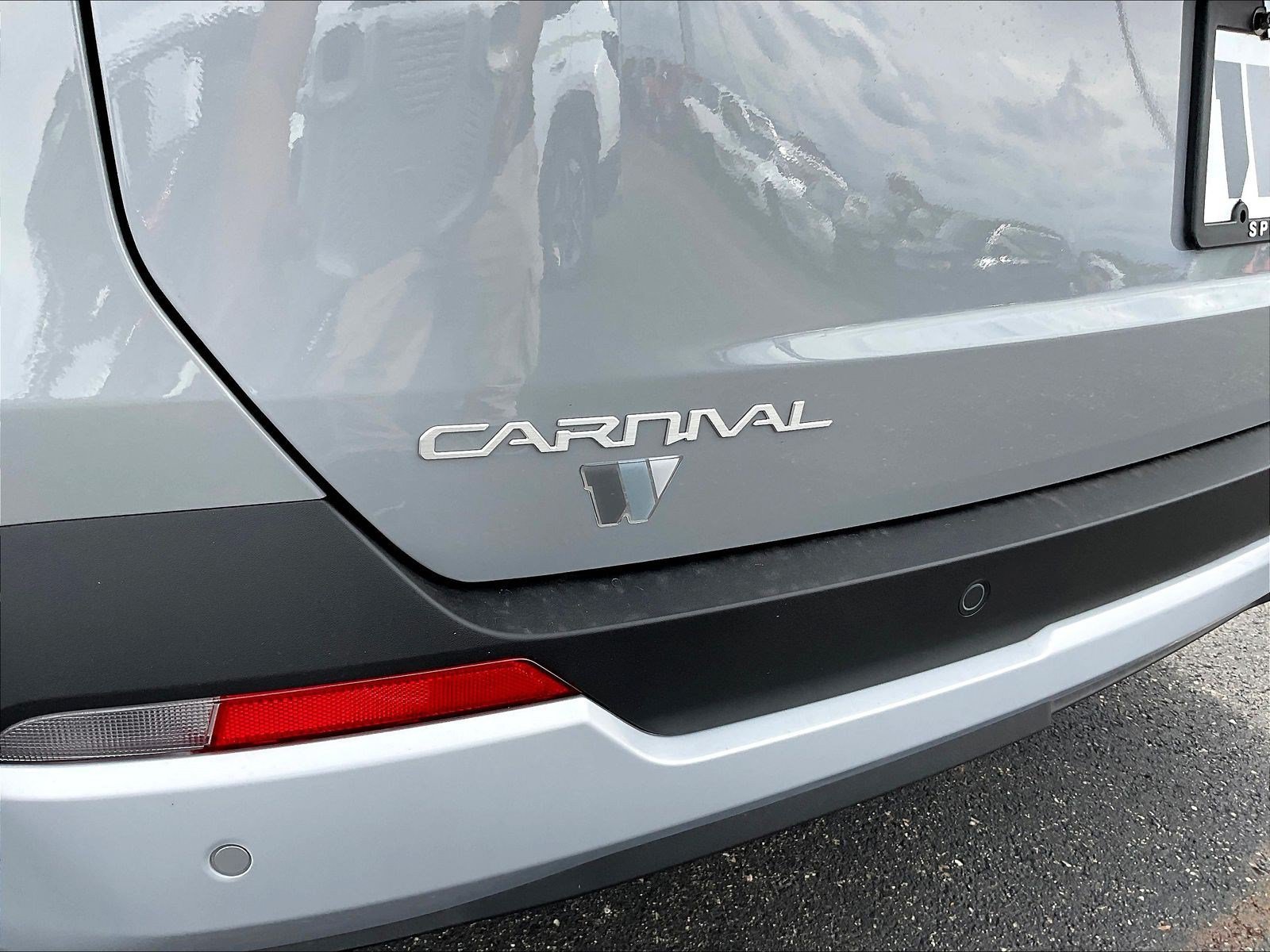 New 2027 Kia Carnival EX FWD image 14