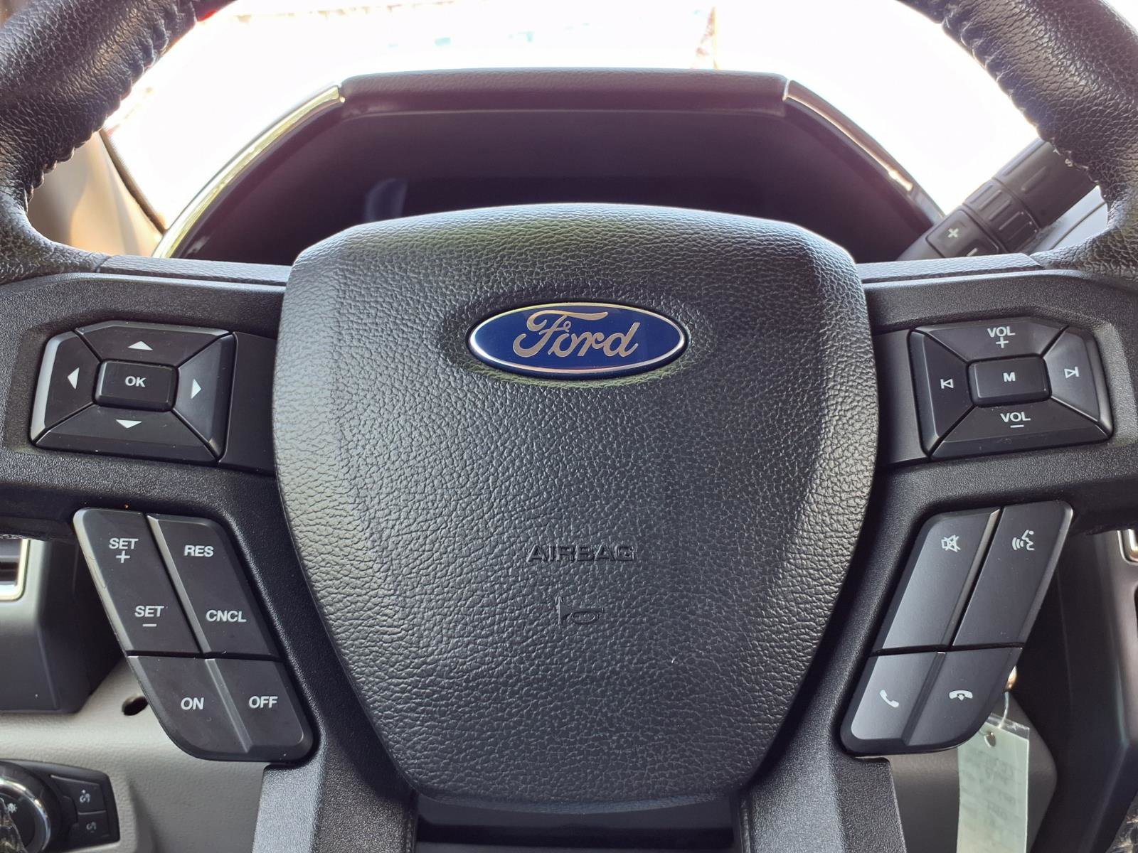 Used 2016 Ford F150 XLT w/ Equipment Group 302A Luxury AWD/4WD image 16