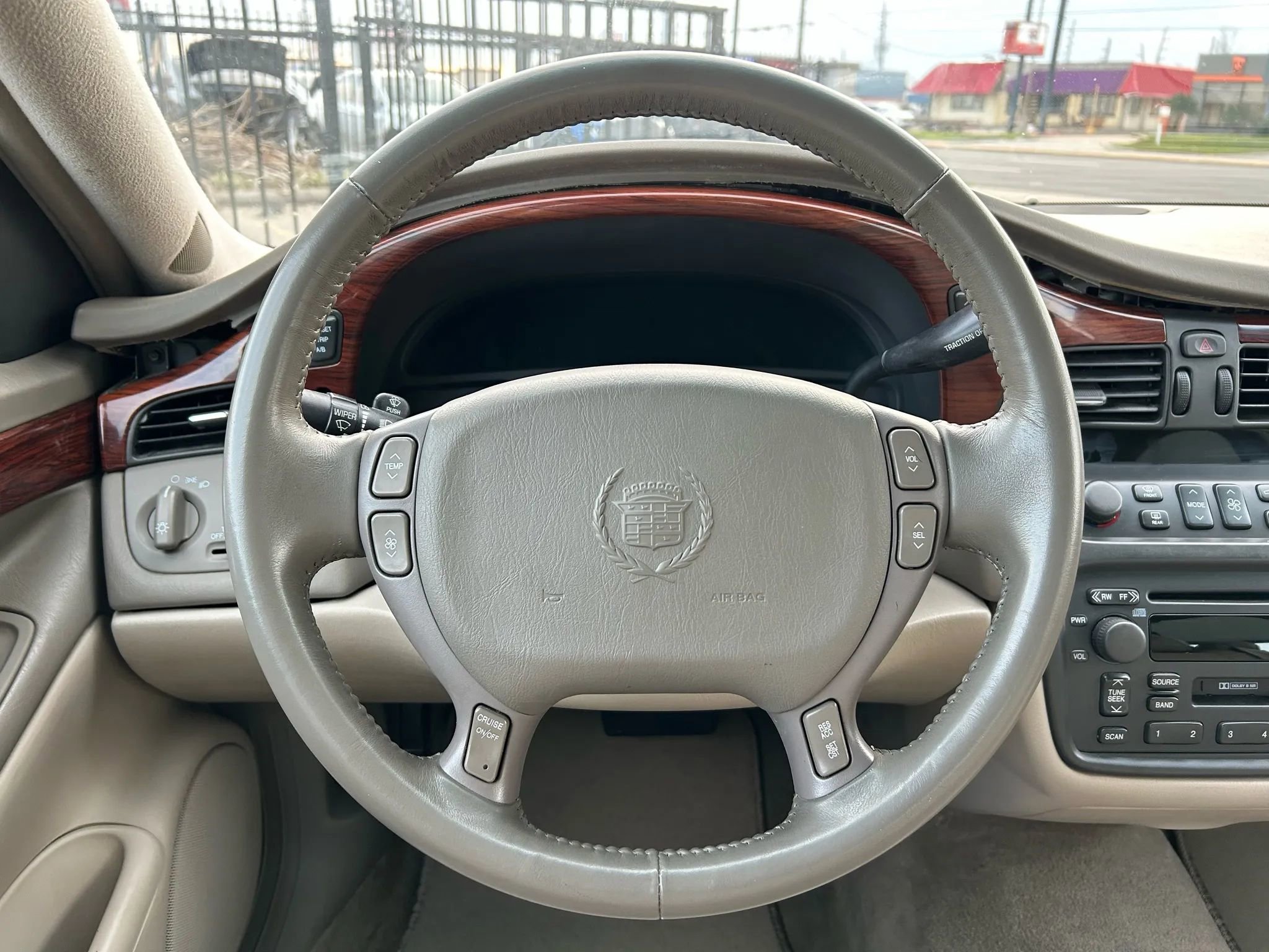 Used 2000 Cadillac De Ville Sedan w/ Comfort/Convenience Pkg FWD image 19