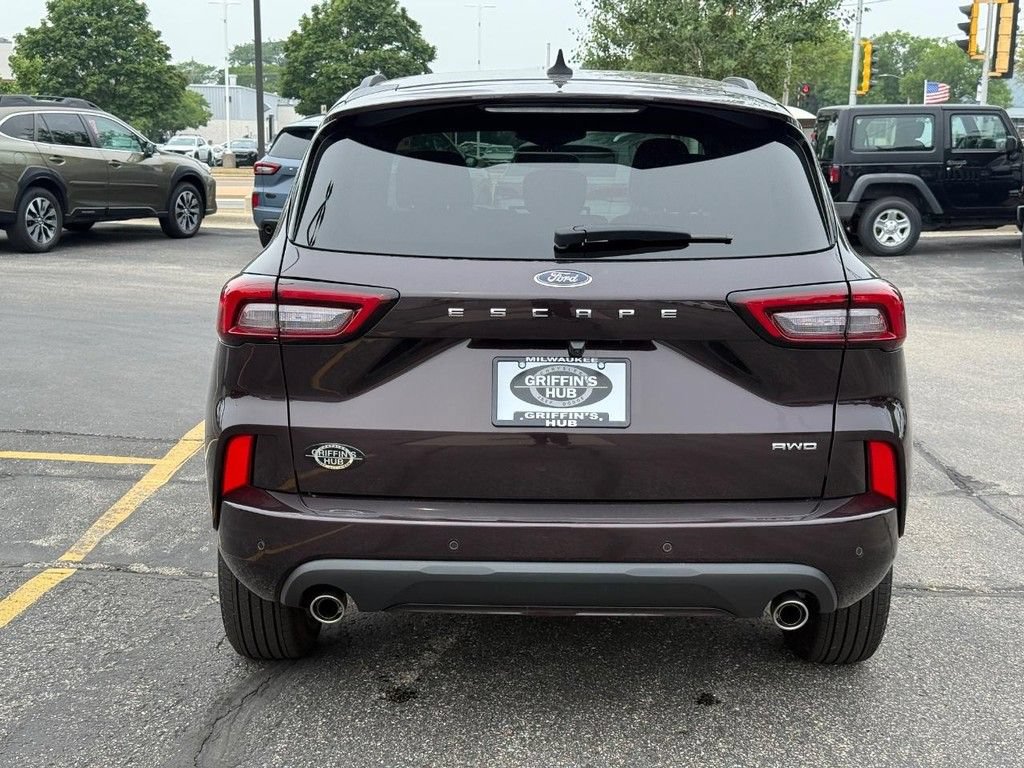 Used 2023 Ford Escape ST-Line w/ Tech Pack #1 AWD/4WD image 4