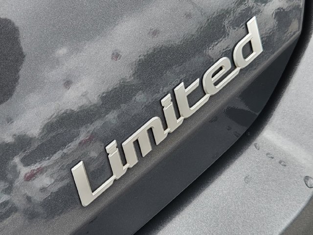 Used 2024 Hyundai Elantra Limited FWD image 9