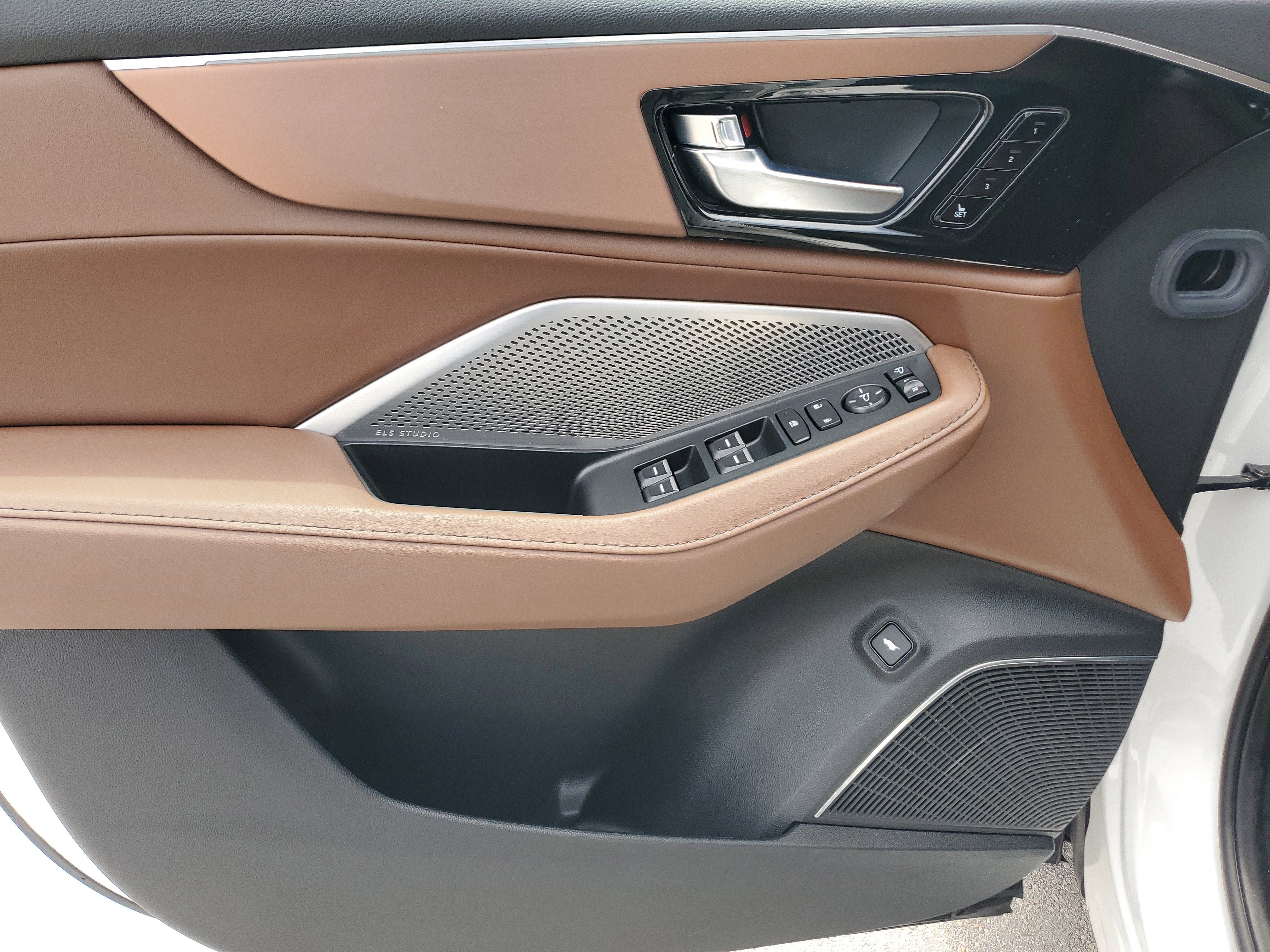 Used 2023 Acura MDX FWD w/ Technology Package image 29