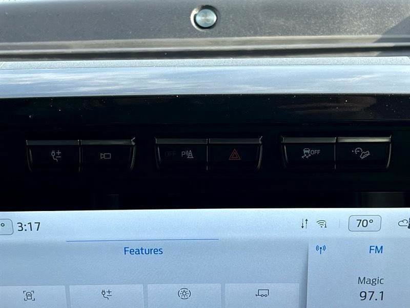 Used 2022 Ford F150 Lariat w/ Equipment Group 502A High image 39