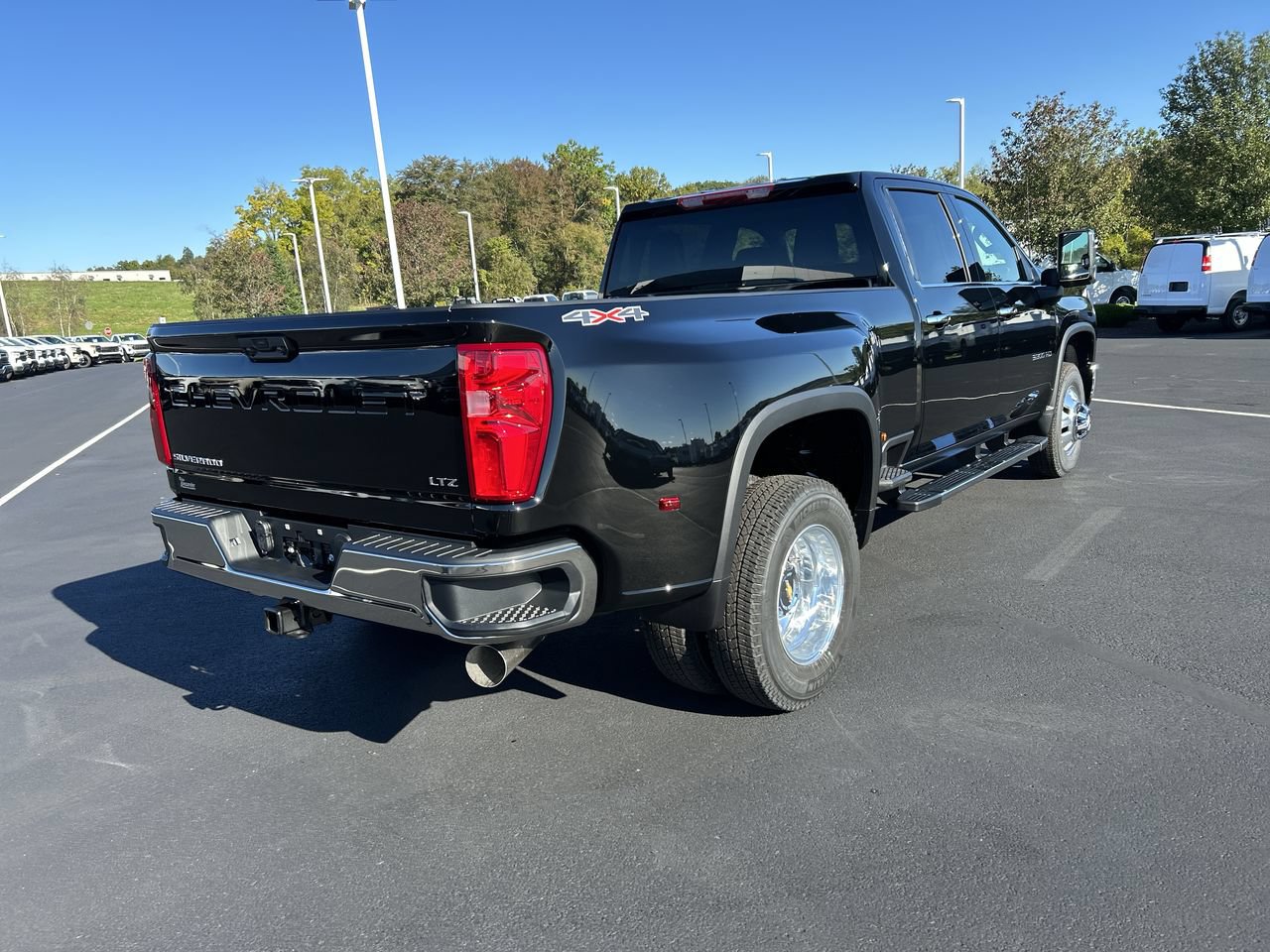 New 2026 Chevrolet Silverado 3500 LTZ w/ LTZ Convenience Package AWD/4WD image 7