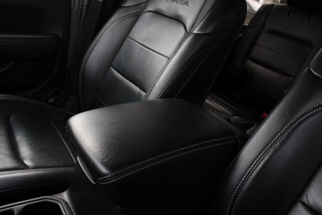 Used 2018 Jeep Wrangler Unlimited Sahara AWD/4WD image 16