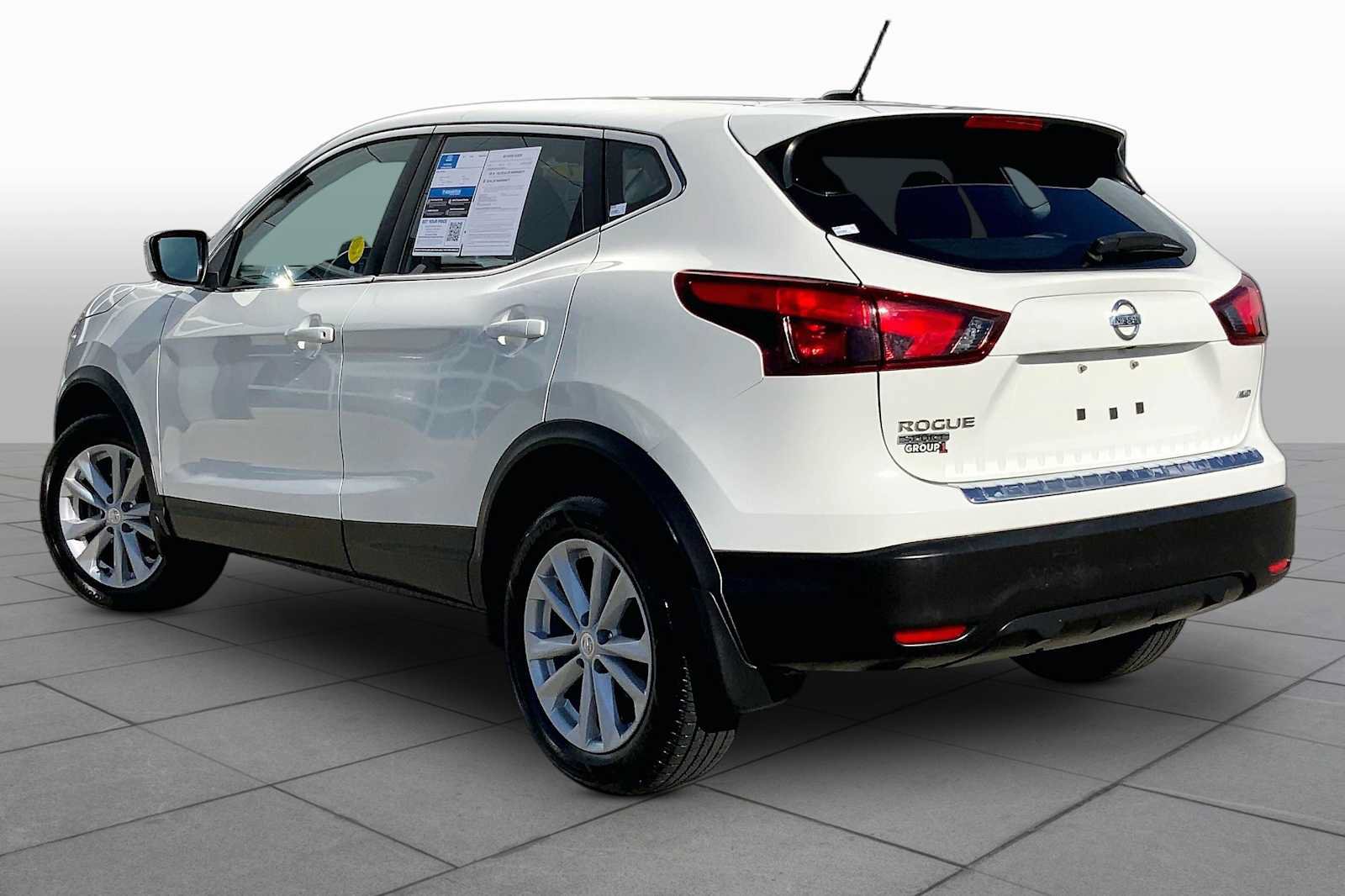 Used 2017 Nissan Rogue Sport S w/ S Appearance Package AWD/4WD image 11