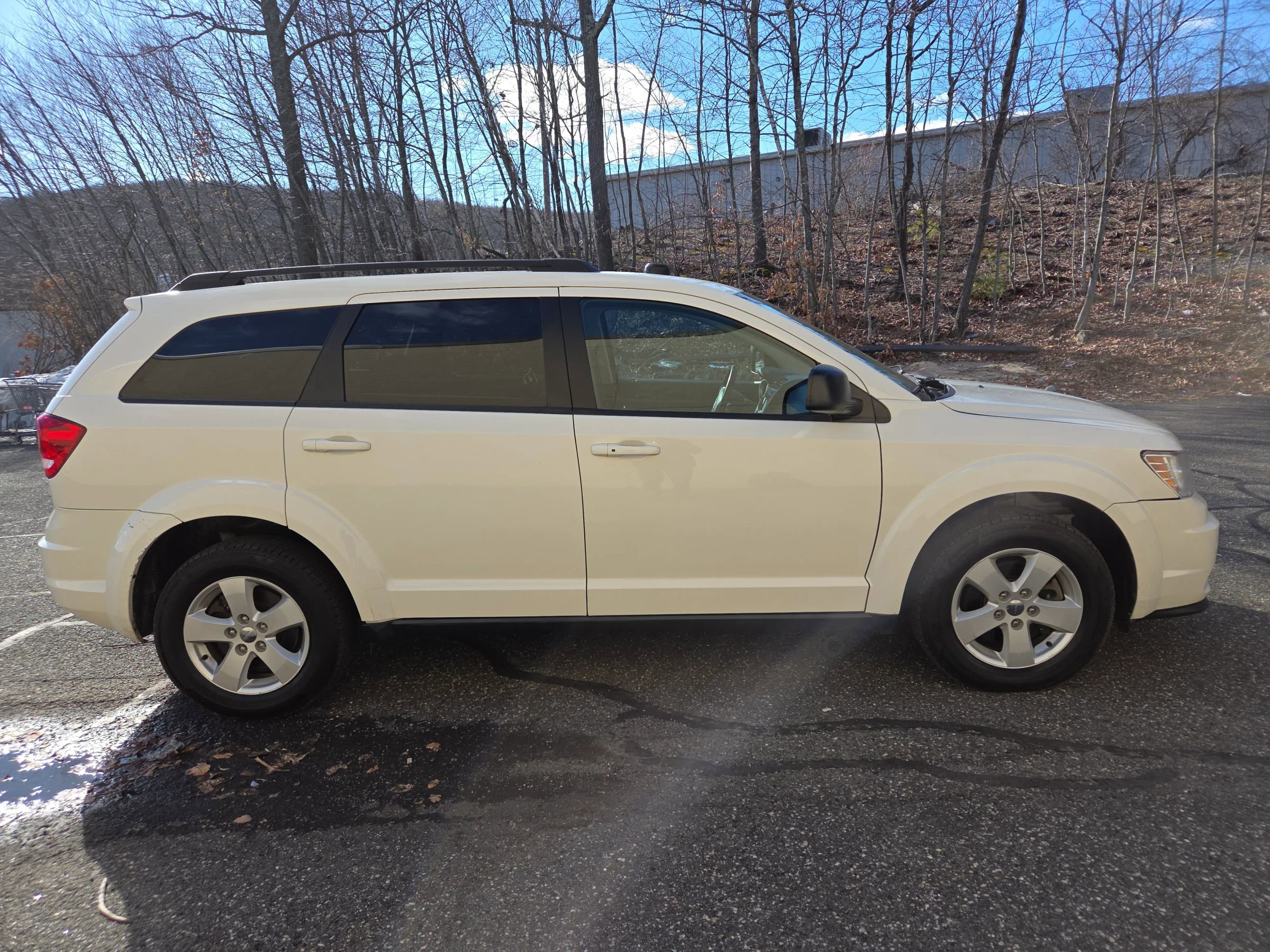 Used 2017 Dodge Journey SE image 4