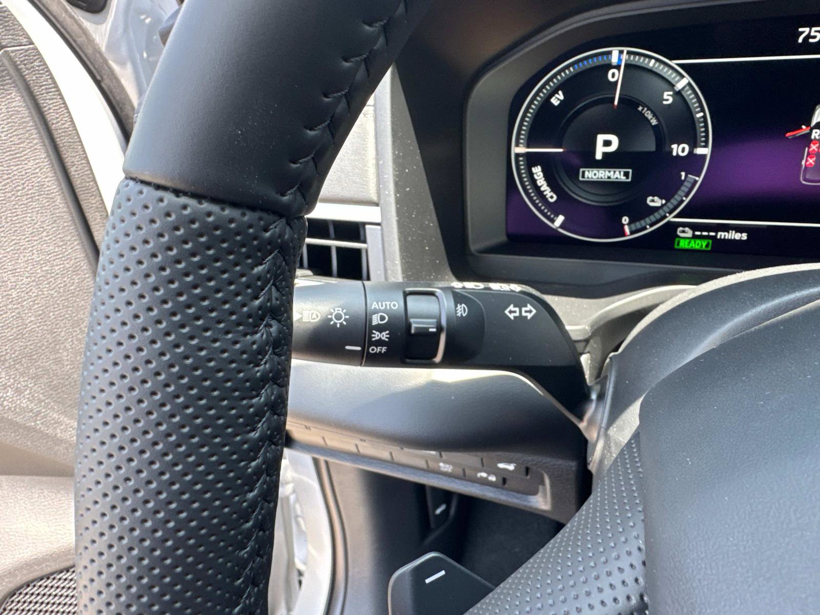 New 2025 Mitsubishi Outlander SEL image 31