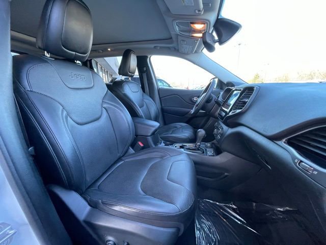 Used 2019 Jeep Cherokee Limited image 29