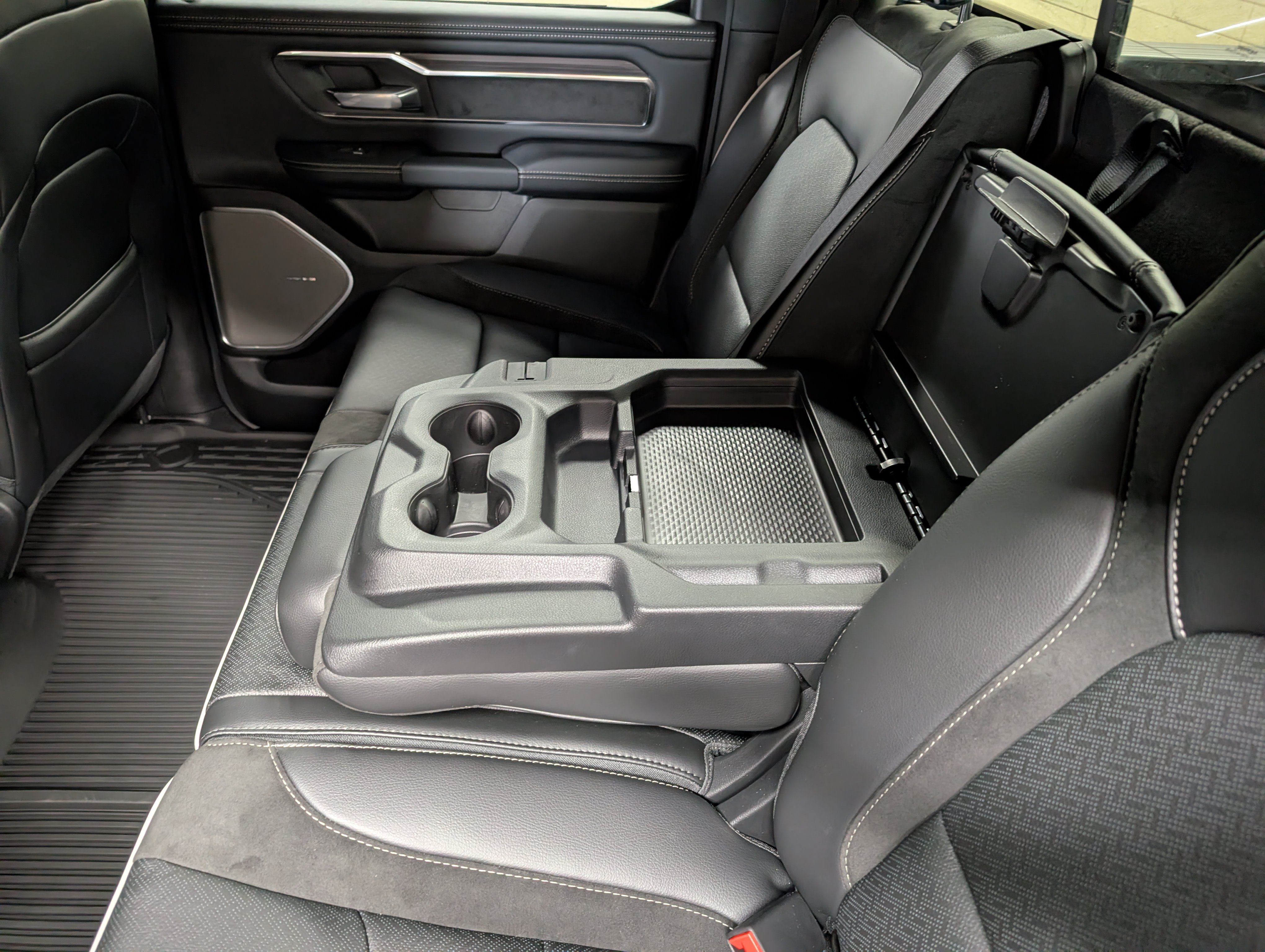 New 2026 RAM 1500 Laramie AWD/4WD image 11