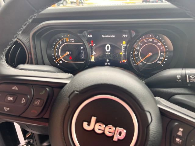 New 2025 Jeep Gladiator Rubicon w/ Convenience Group image 13