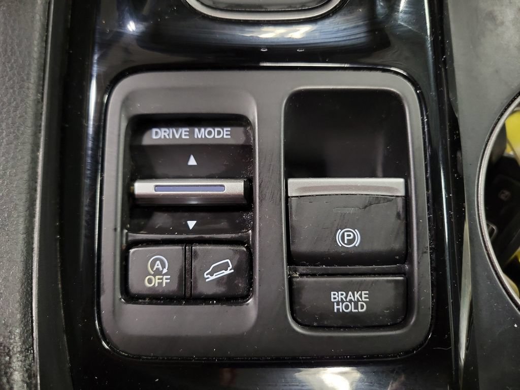 Used 2023 Honda Pilot TrailSport image 17
