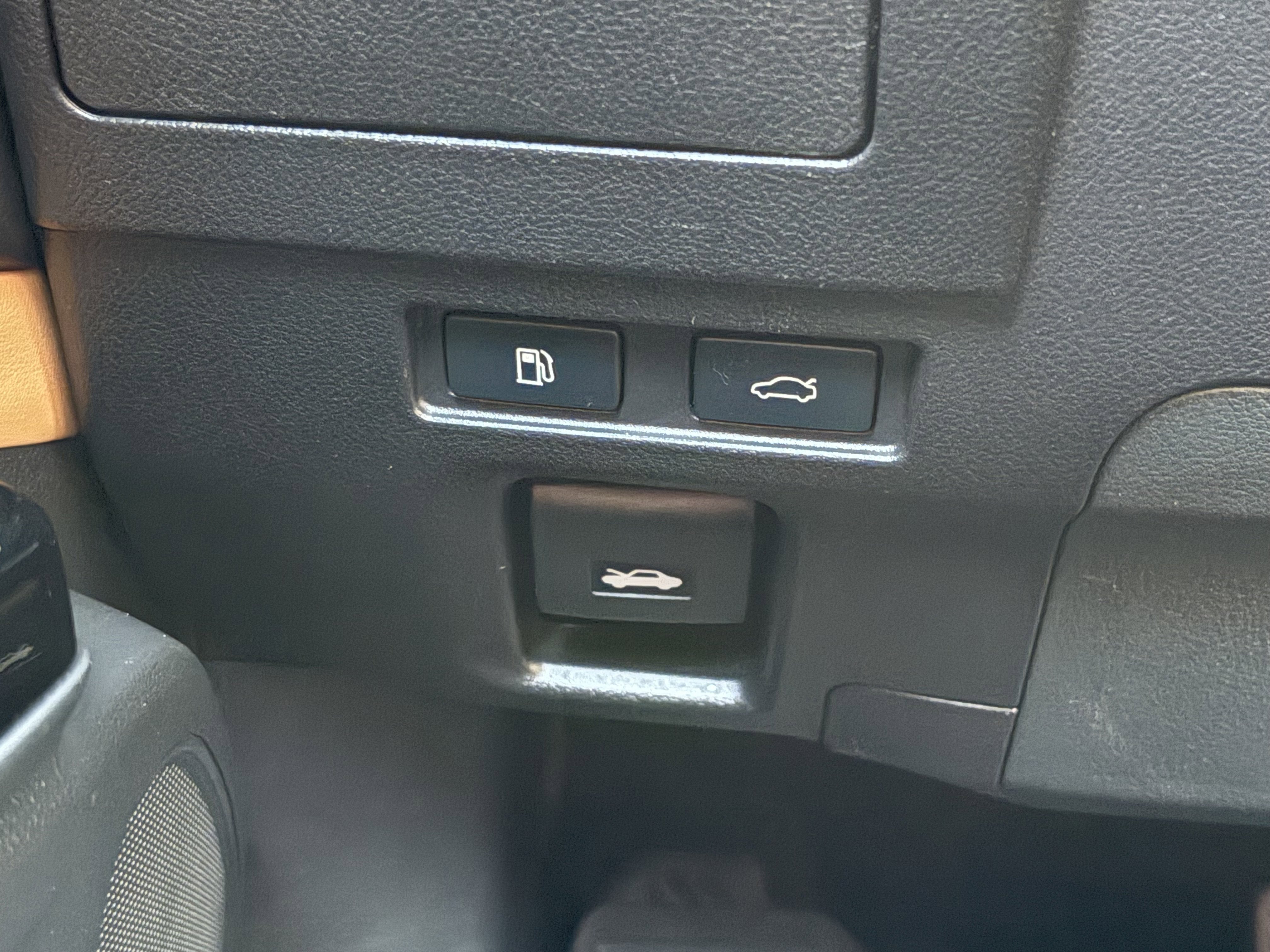 Used 2024 Lexus ES 300h w/ Premium Package image 31