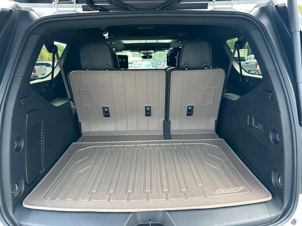 Used 2025 GMC Yukon XL Denali Ultimate w/ LPO, Floor Liner Package AWD/4WD image 19