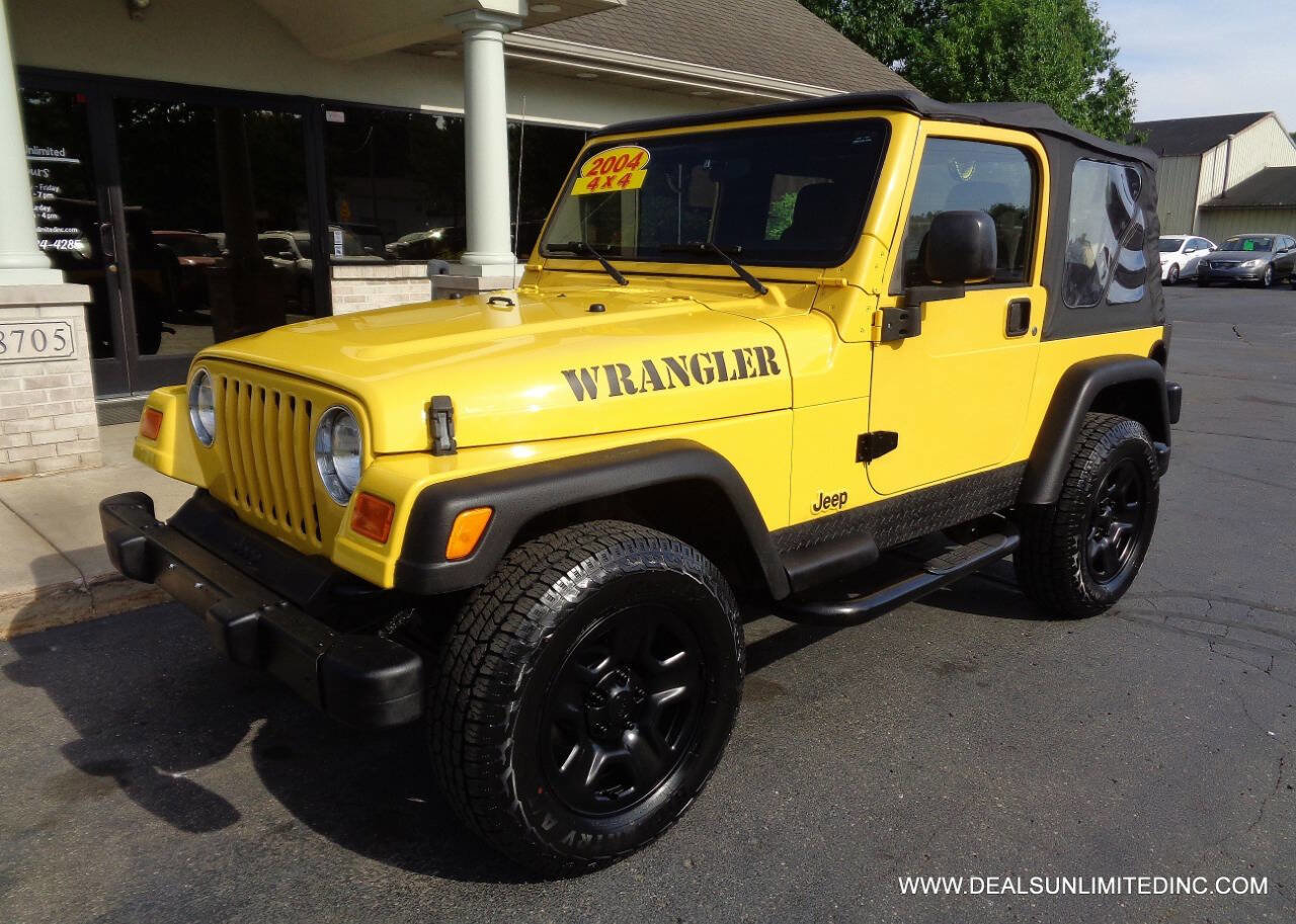 Used 2004 Jeep Wrangler SE w/ Full Face Tire & Wheel Group AWD/4WD image 1