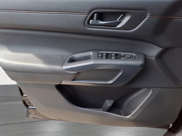 Used 2025 Nissan Pathfinder Rock Creek AWD/4WD image 16