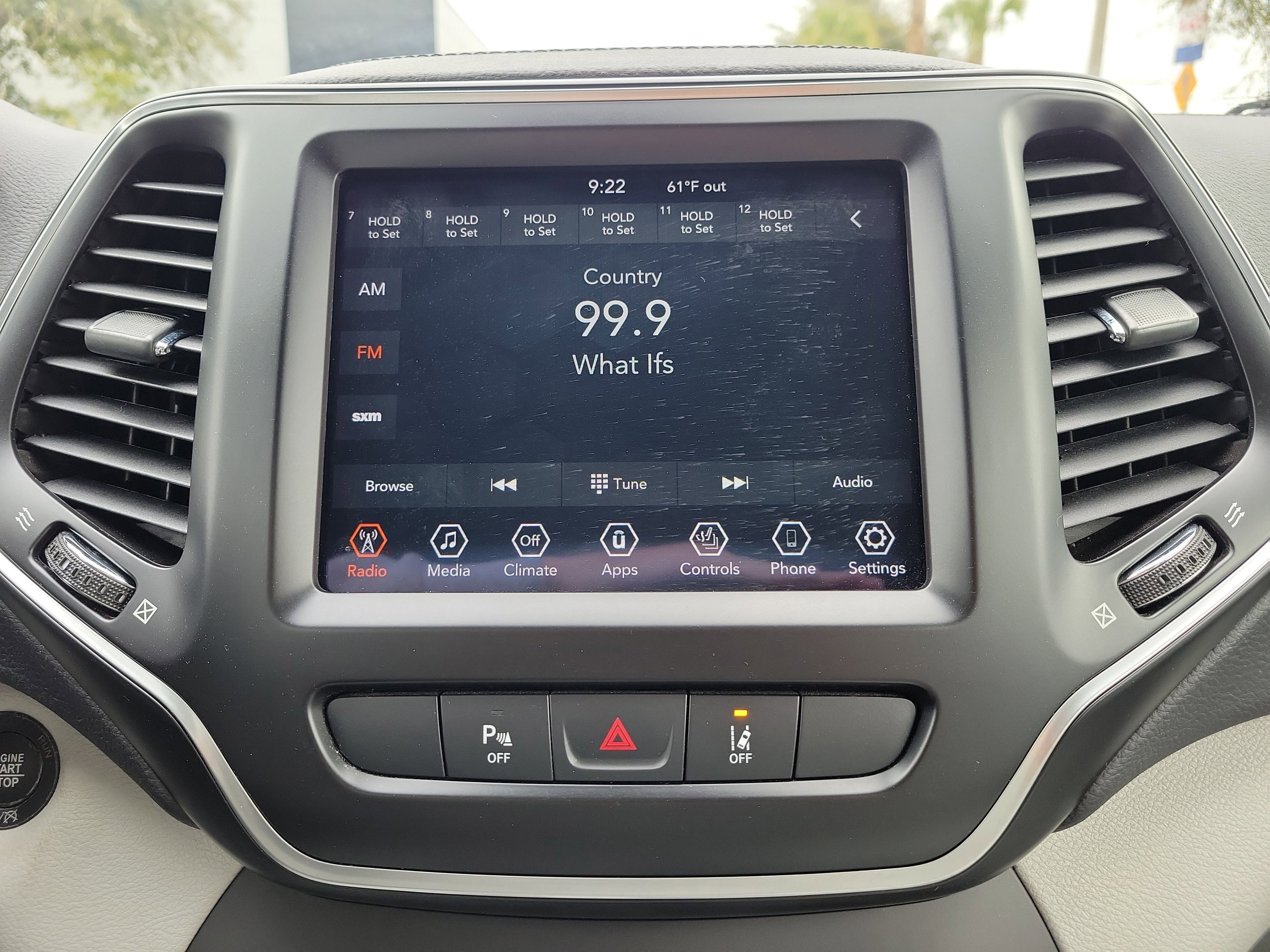 Used 2021 Jeep Cherokee Latitude Lux w/ Sun & Sound Group image 34