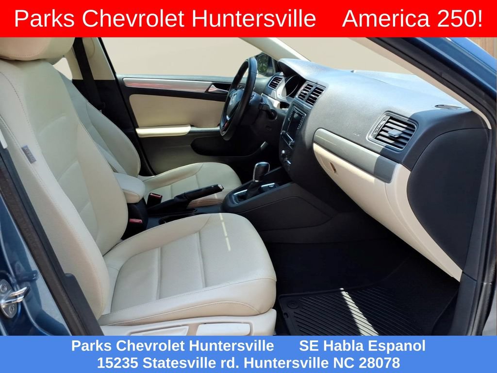 Used 2017 Volkswagen Jetta SE FWD image 35