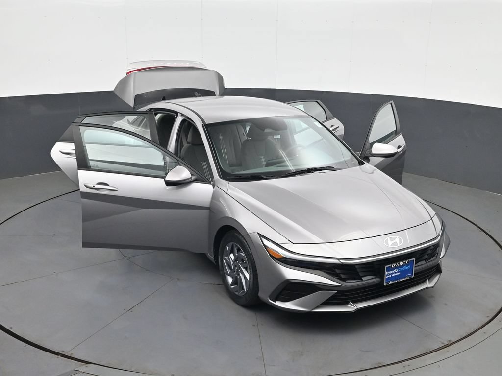 Certified 2024 Hyundai Elantra SEL FWD image 30