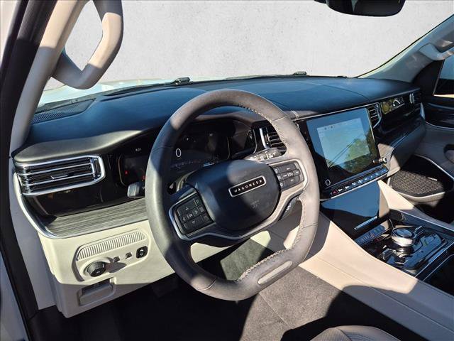 Used 2022 Jeep Wagoneer Series III w/ Rear Seat Video Group 1 AWD/4WD image 15
