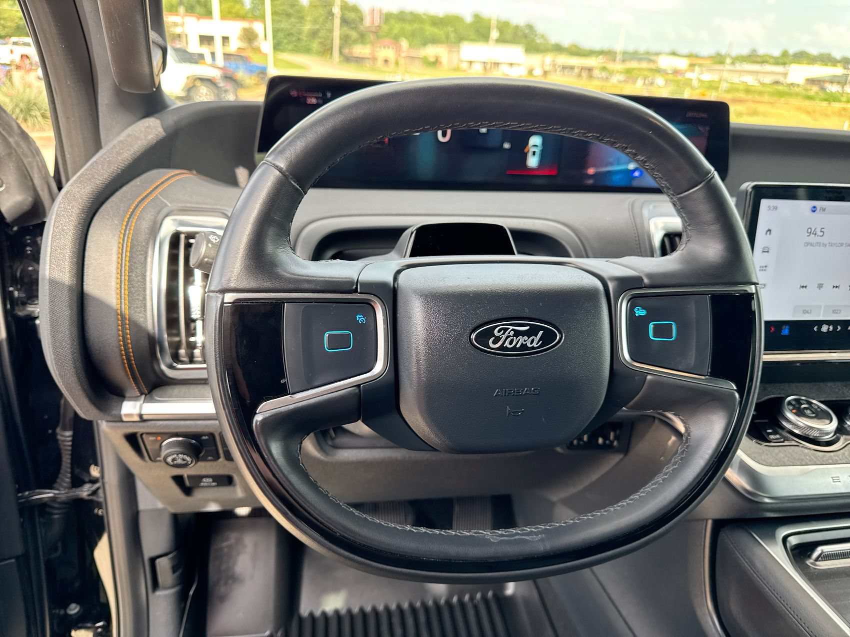 Used 2025 Ford Expedition Tremor AWD/4WD image 14