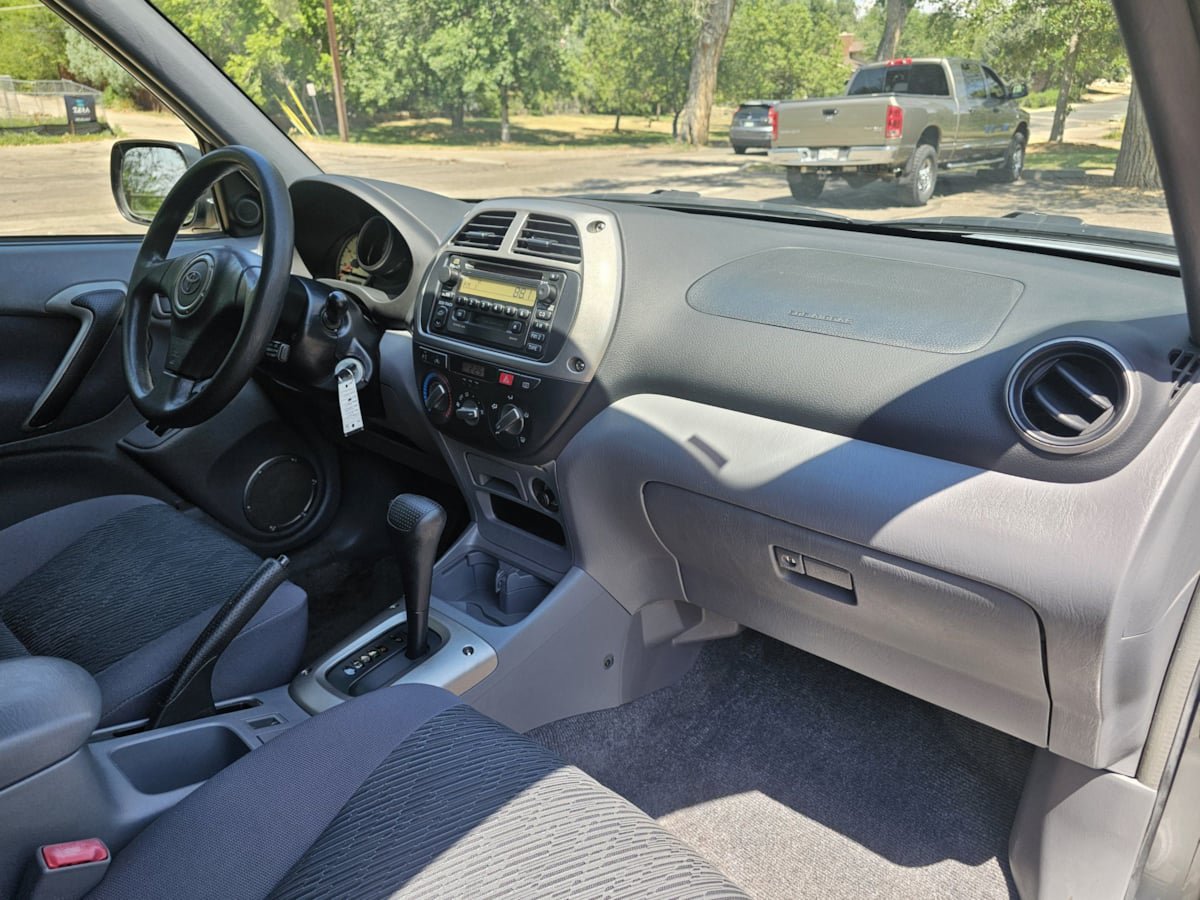 Used 2001 Toyota RAV4 2WD image 40