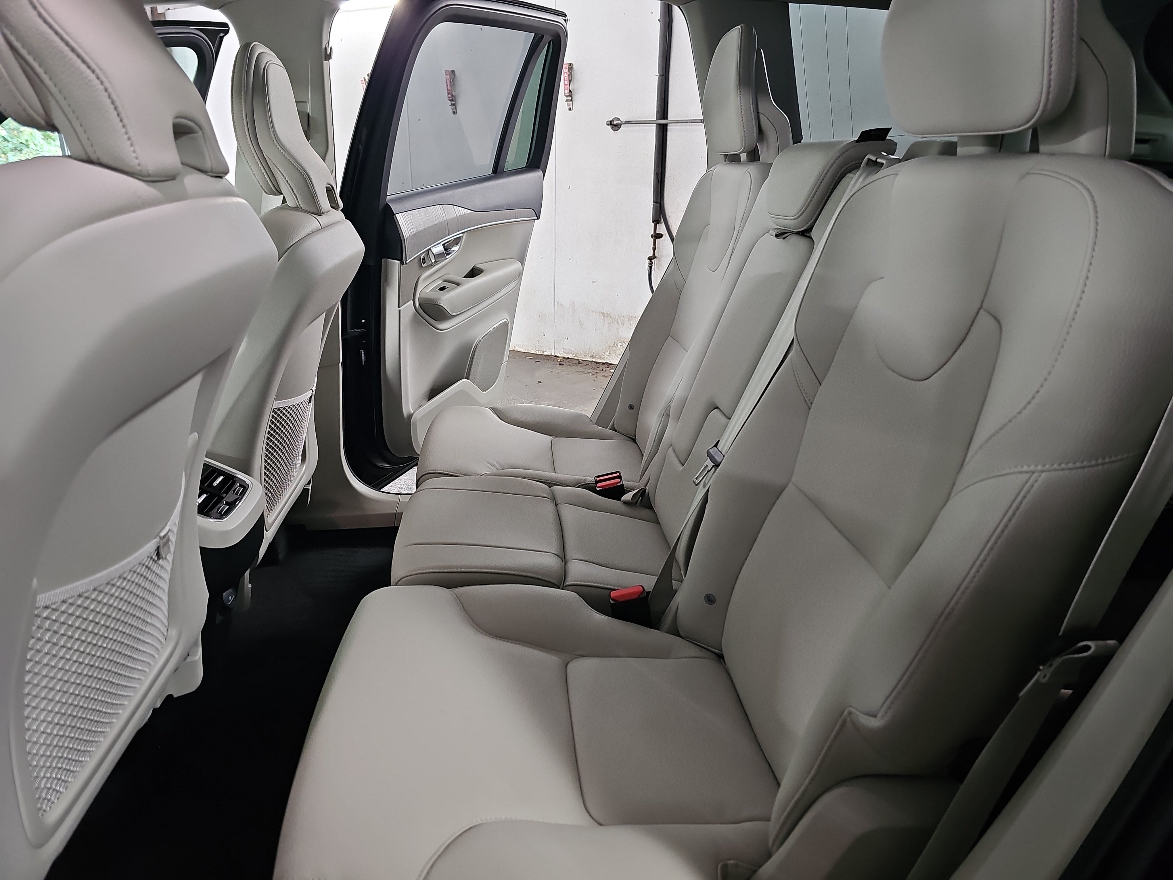 Used 2025 Volvo XC90 B6 Plus w/ Protection Package Premier AWD/4WD image 15