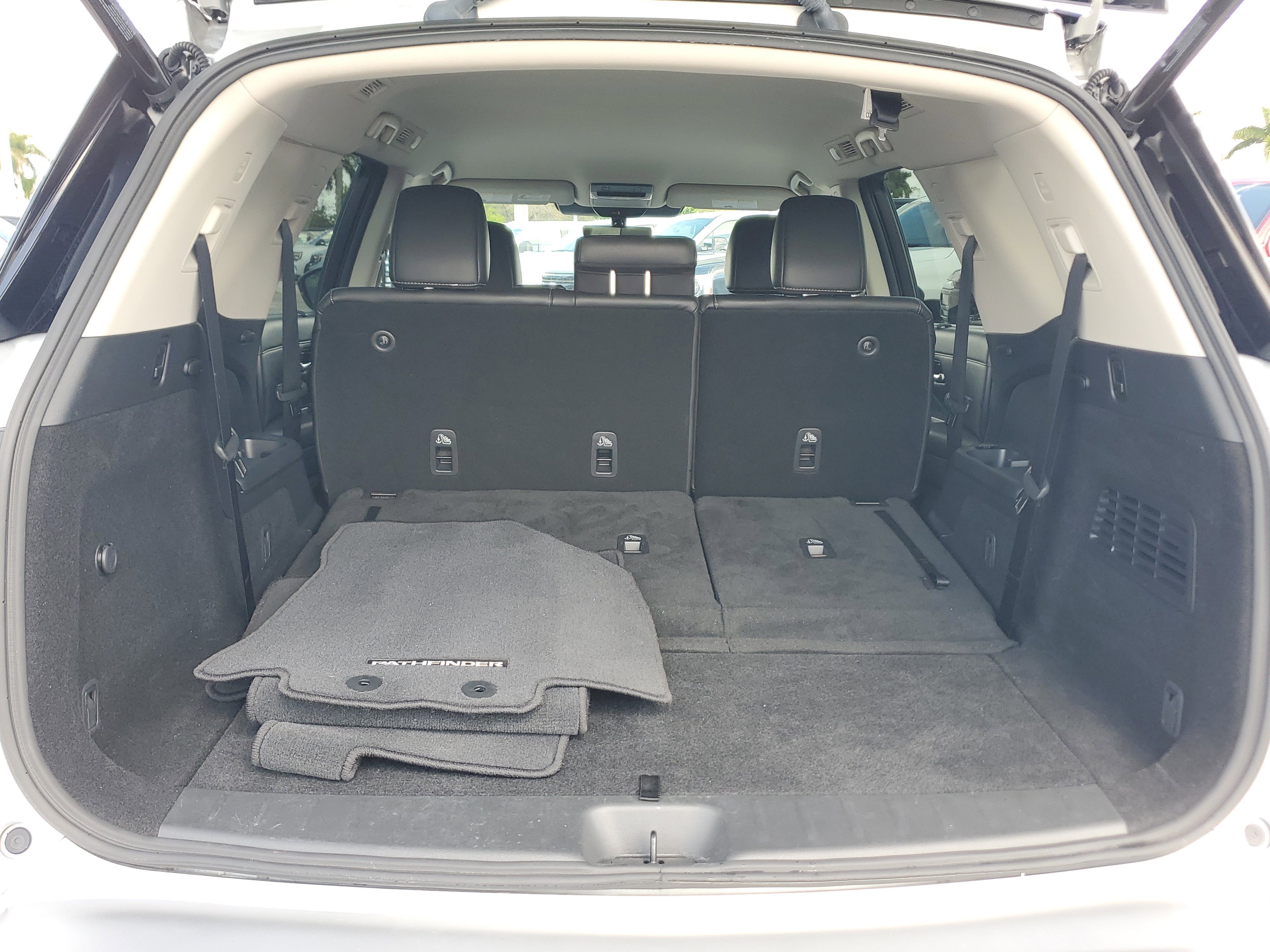 Used 2024 Nissan Pathfinder SL FWD image 16