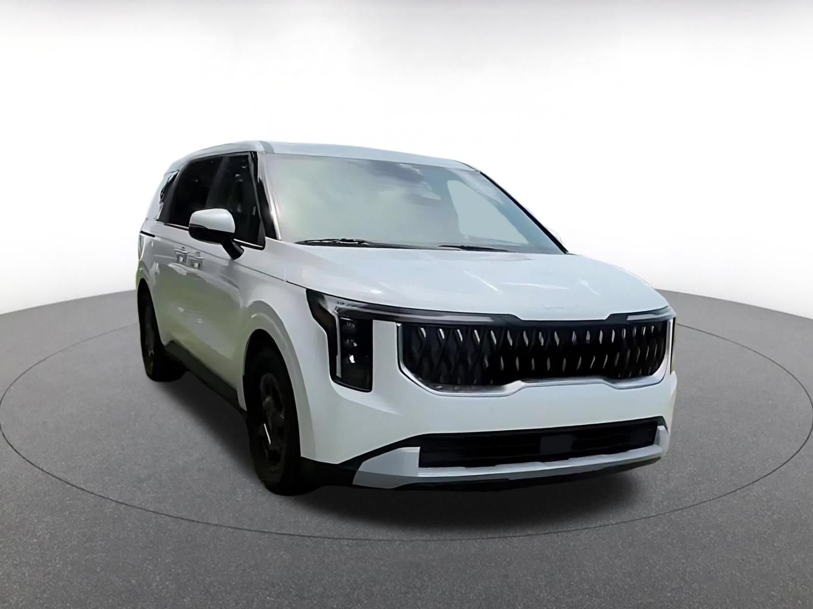 Used 2026 Kia Carnival FWD image 2